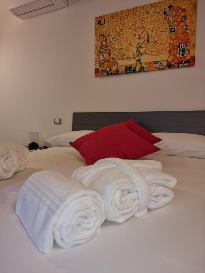 Rocca Massima Casale Dei Priori Bed & Breakfast エクステリア 写真
