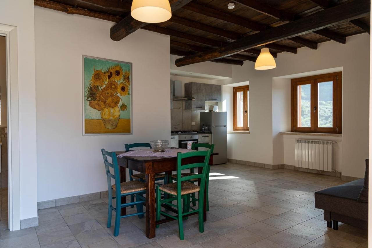 Rocca Massima Casale Dei Priori Bed & Breakfast エクステリア 写真