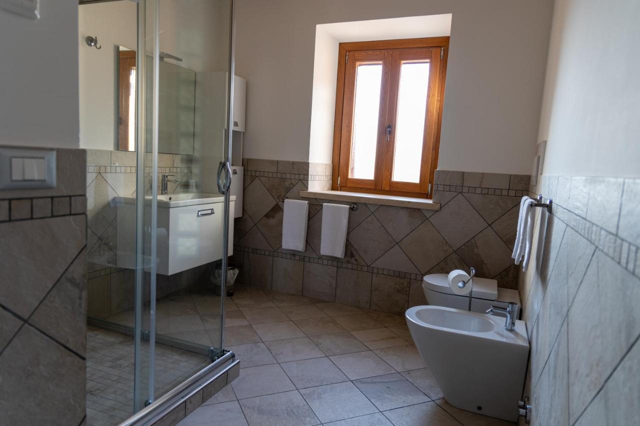 Rocca Massima Casale Dei Priori Bed & Breakfast エクステリア 写真