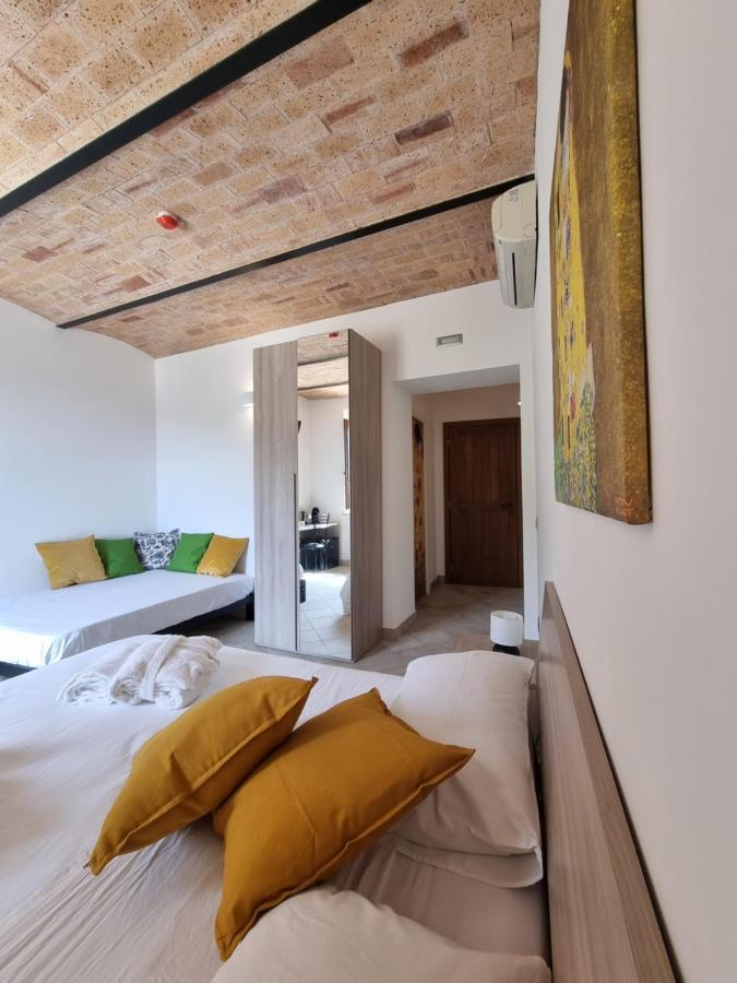 Rocca Massima Casale Dei Priori Bed & Breakfast エクステリア 写真