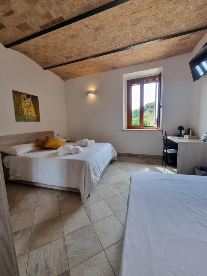 Rocca Massima Casale Dei Priori Bed & Breakfast エクステリア 写真