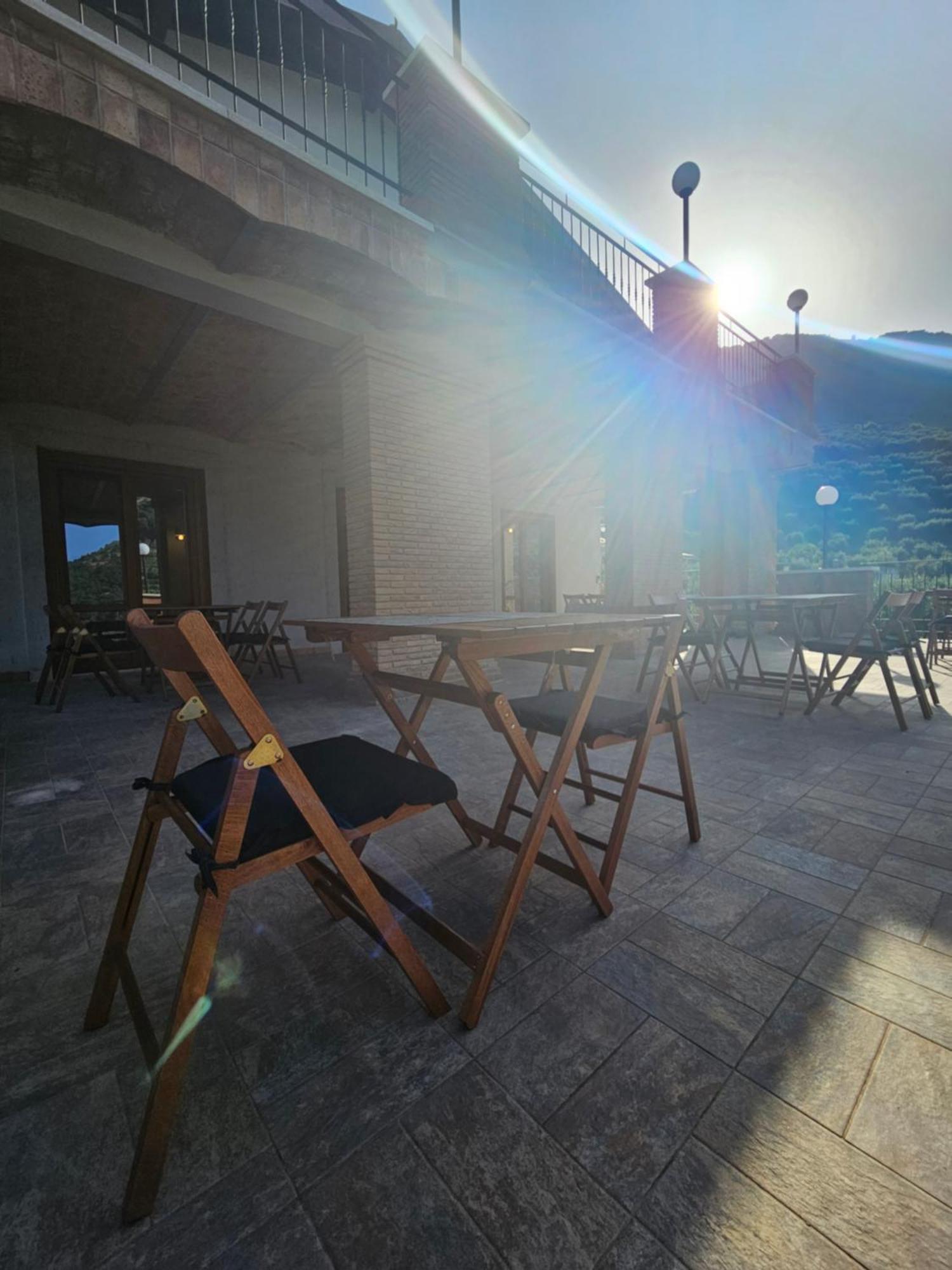 Rocca Massima Casale Dei Priori Bed & Breakfast エクステリア 写真