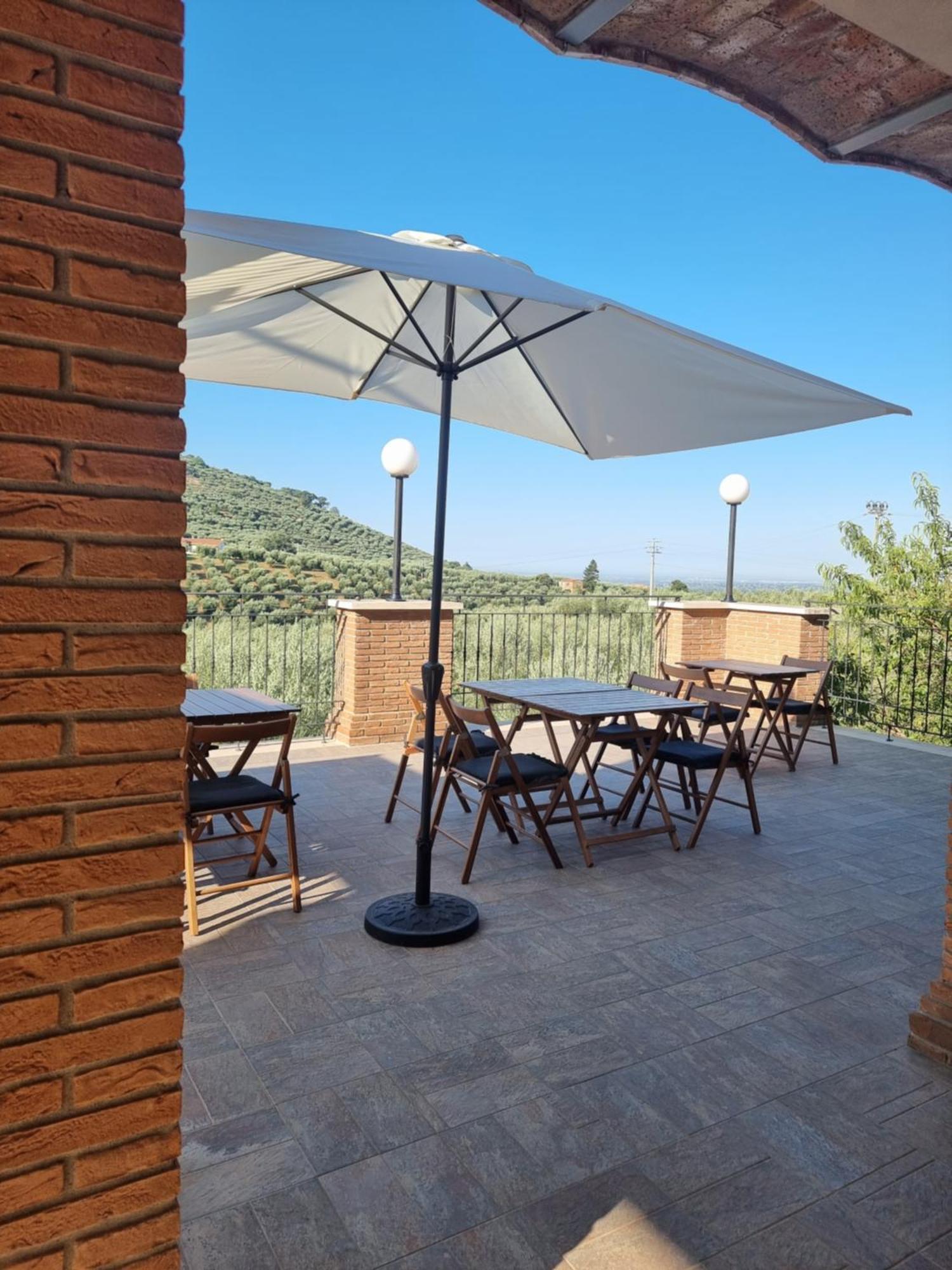 Rocca Massima Casale Dei Priori Bed & Breakfast エクステリア 写真