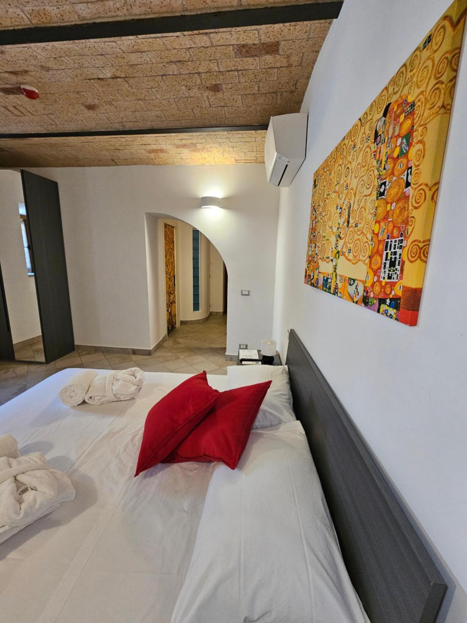 Rocca Massima Casale Dei Priori Bed & Breakfast エクステリア 写真