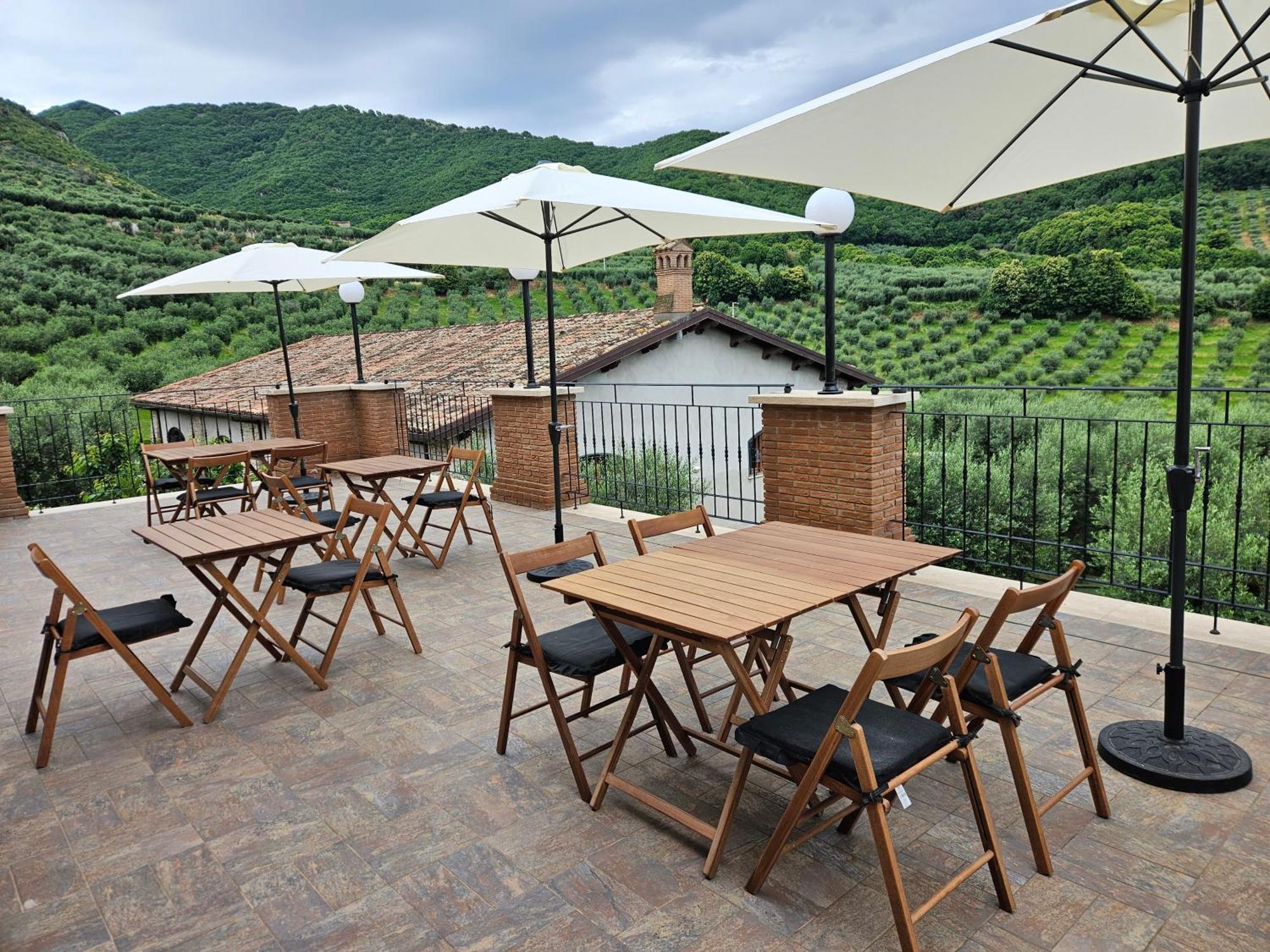 Rocca Massima Casale Dei Priori Bed & Breakfast エクステリア 写真